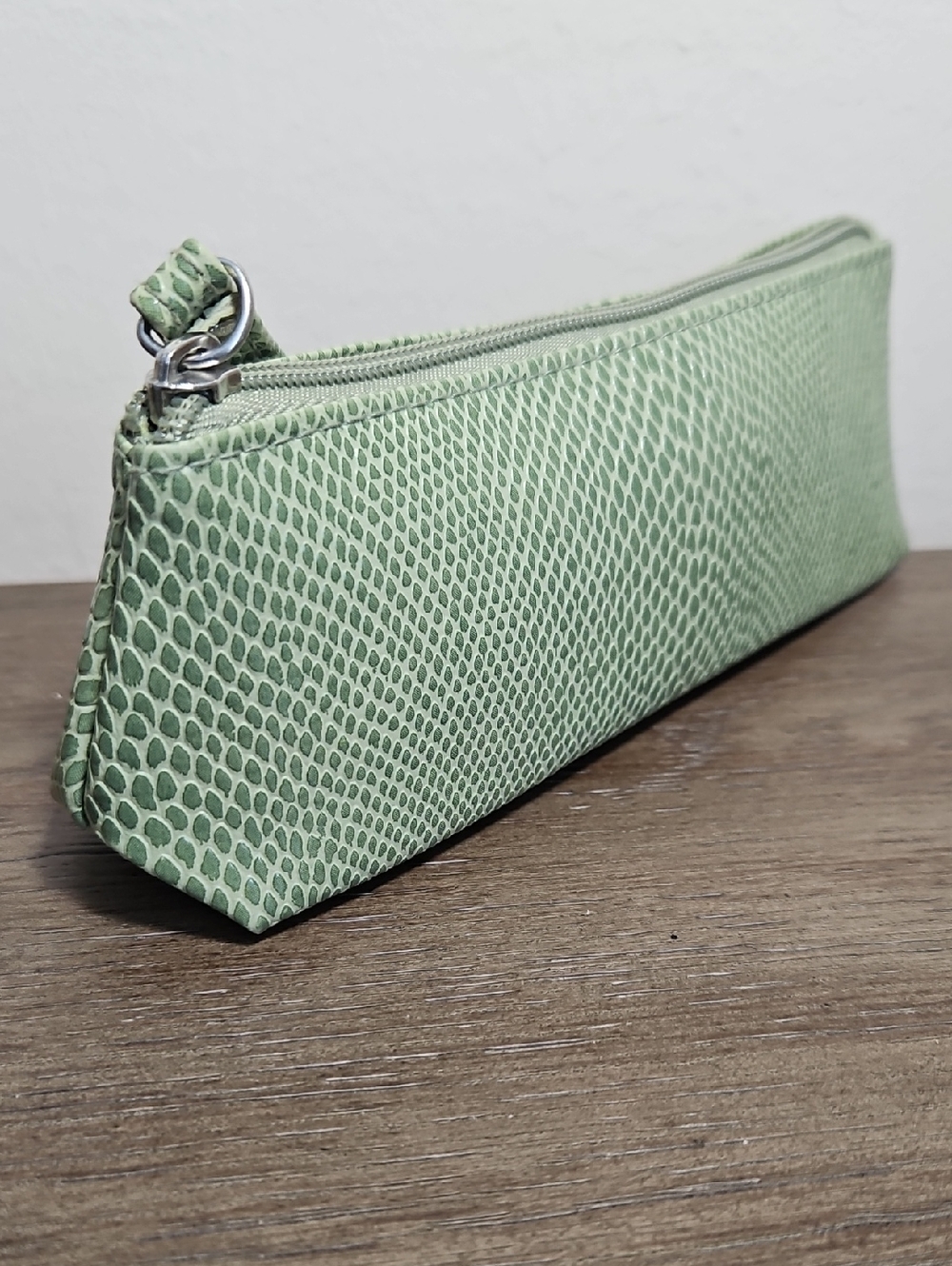 Clinique Faux Snake Skin Make-Up Bag with Wristlet Strap - Picture 5 of 12